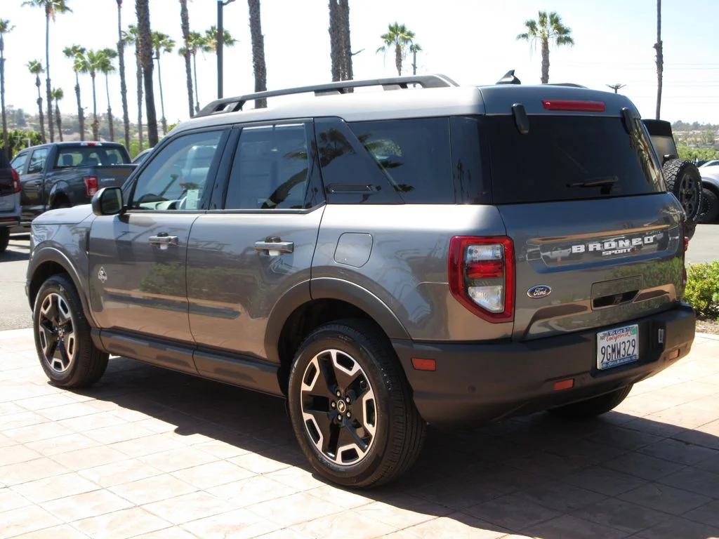 Certified Used 2023 Carbonized Gray Metallic Ford Outer Banks image 2