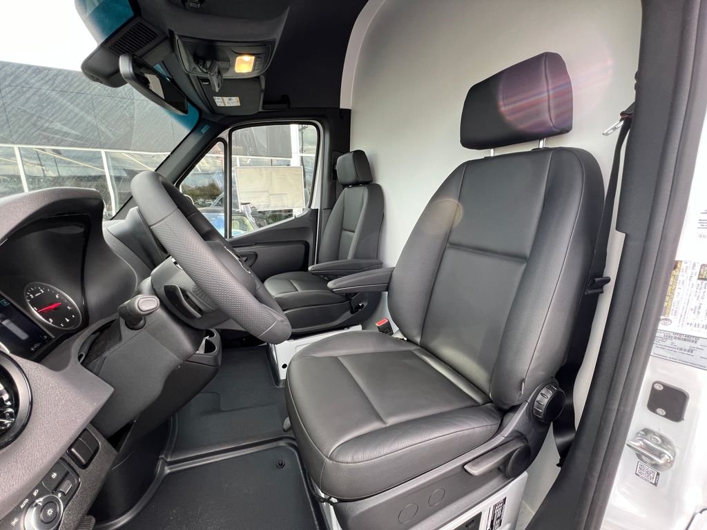New 2025 Arctic White Mercedes-Benz Cargo 170 WB image 7
