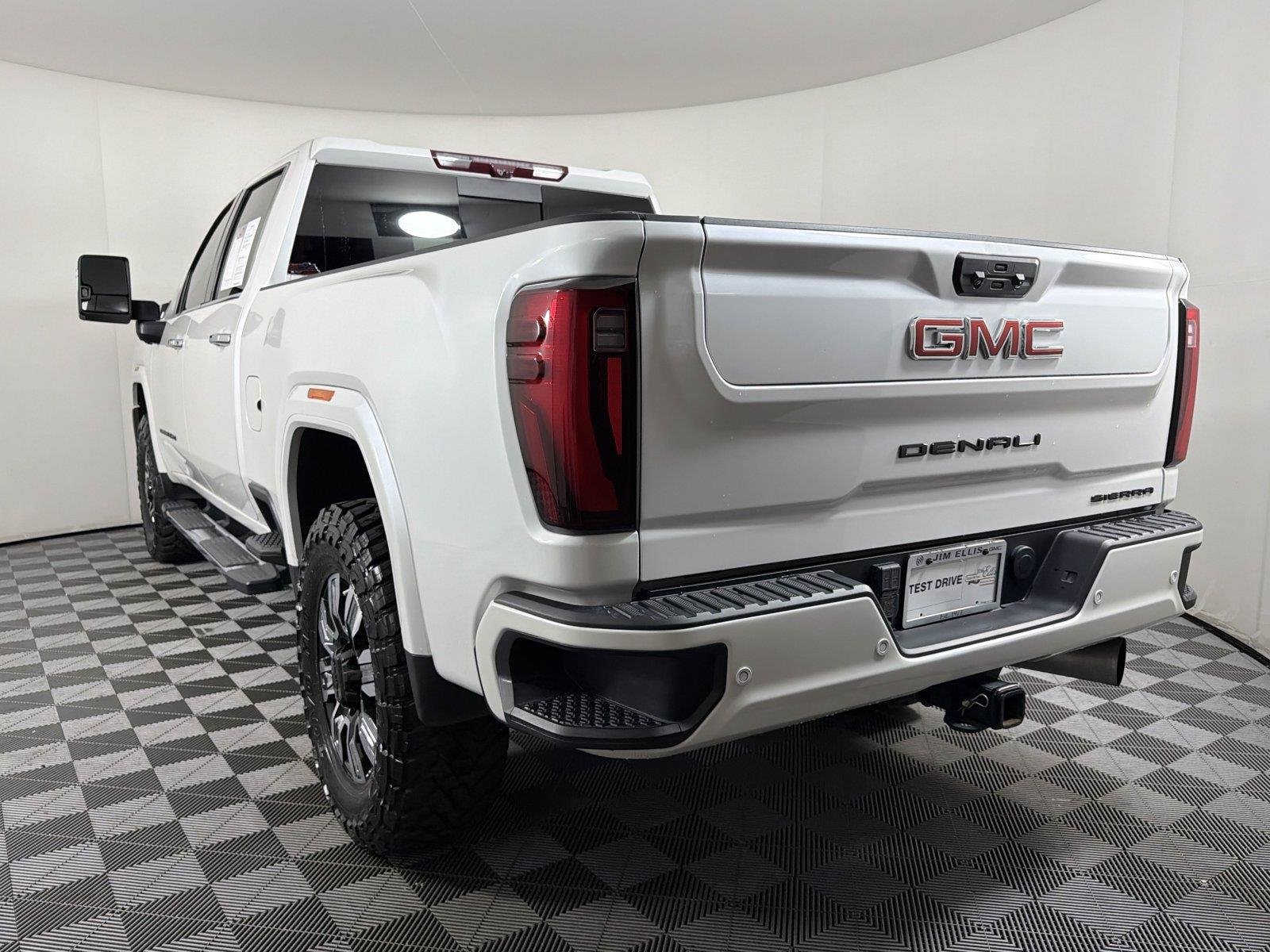 Certified Used 2024 White Frost Tricoat GMC Denali image 4