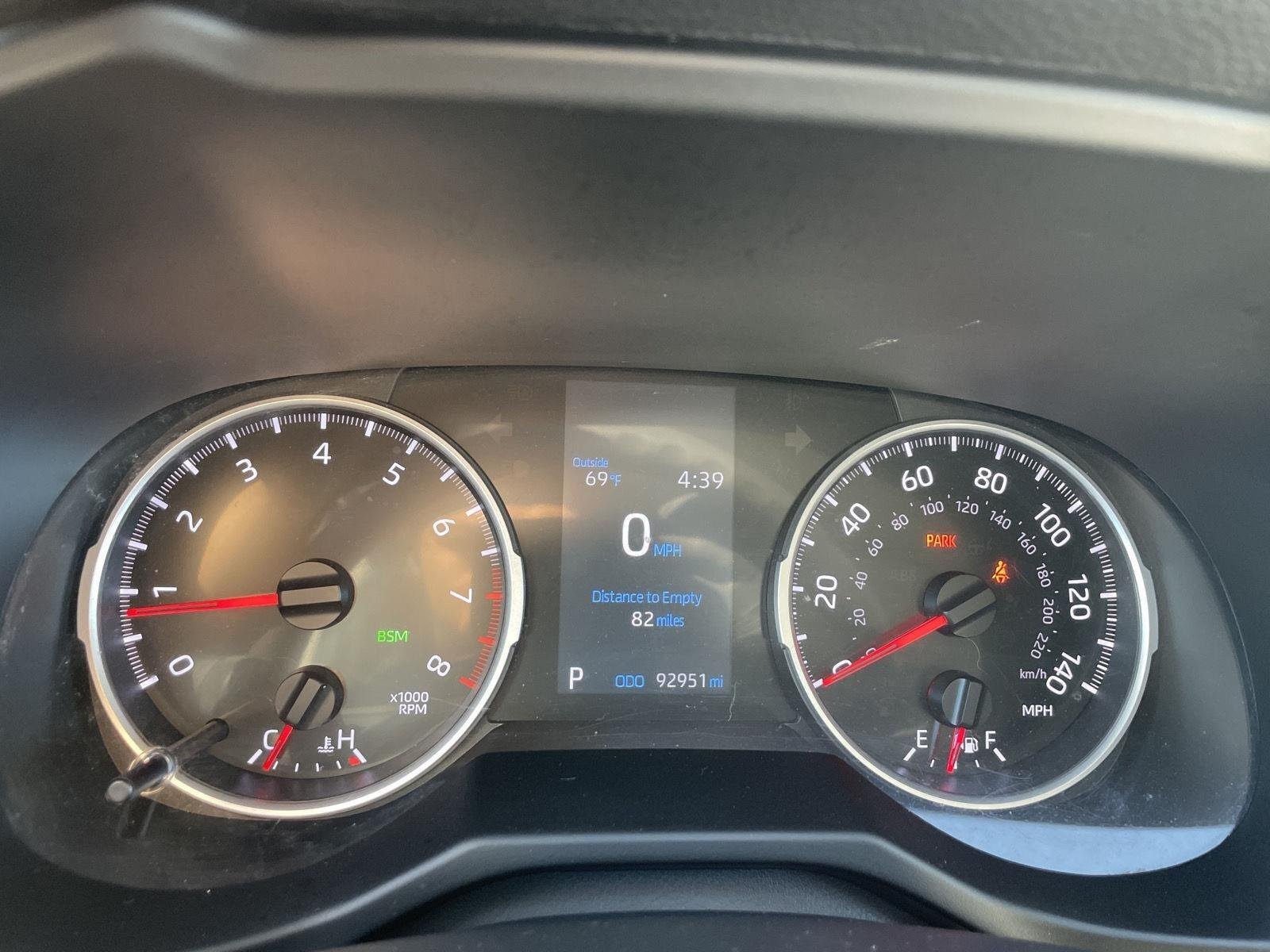 Used 2019 Toyota RAV4 XLE with VIN 2T3W1RFV1KW016284 for sale in Kansas City
