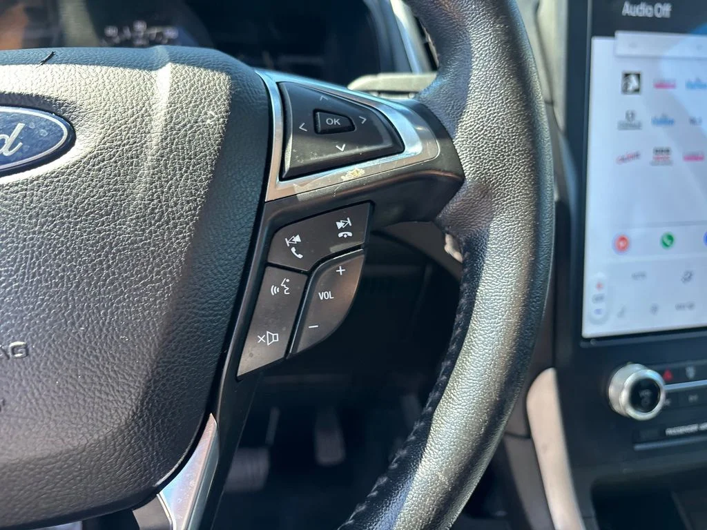 Used 2022 Silver Ford SEL image 13