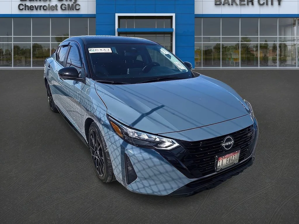 2025 Nissan Sentra SR CVT's photo