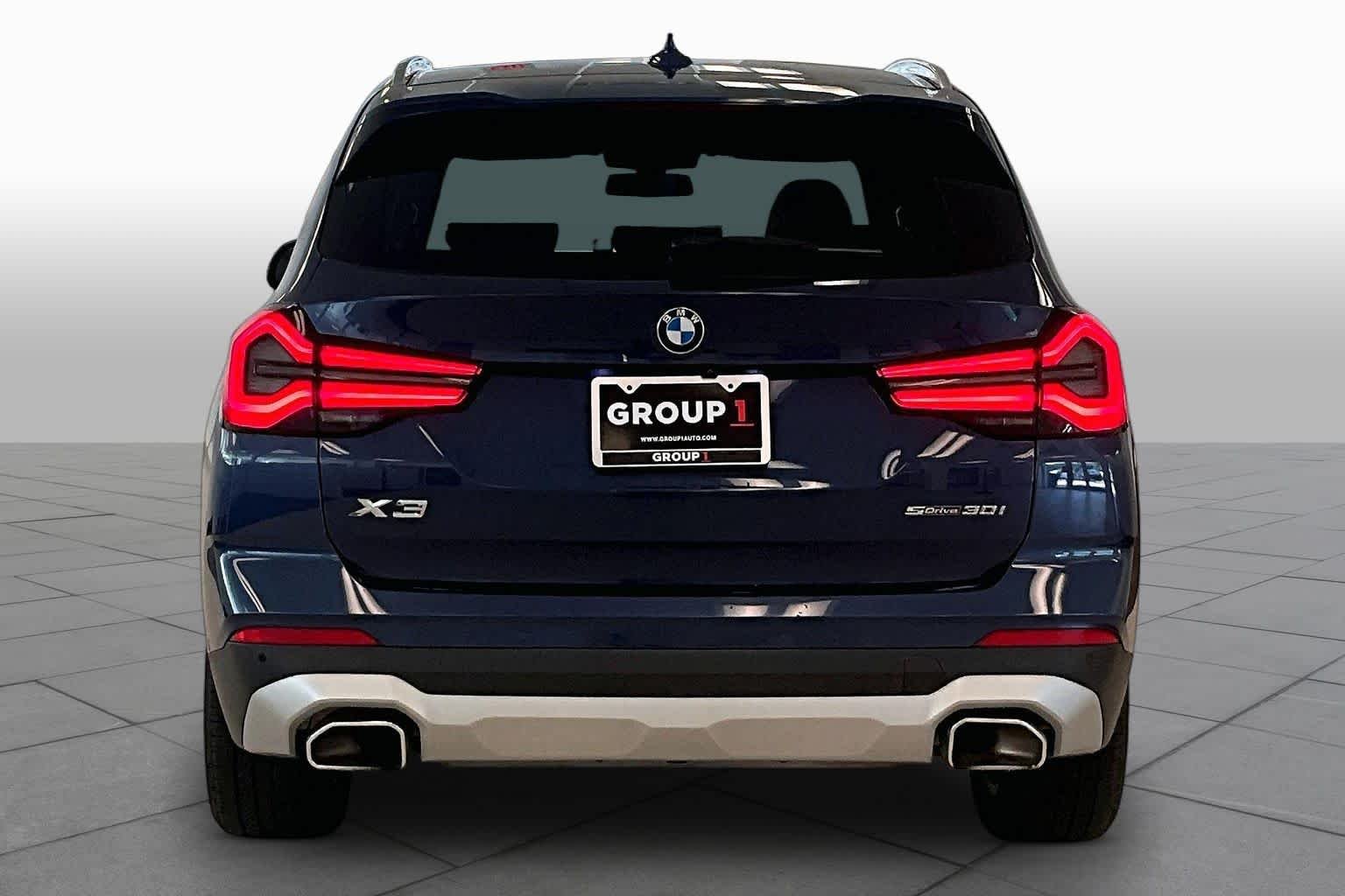 Used 2023 Phytonic Blue Metallic BMW sDrive30i image 4