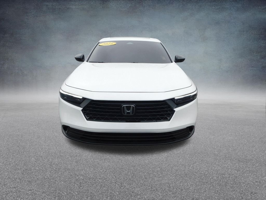 Used 2025 White Honda SE image 8