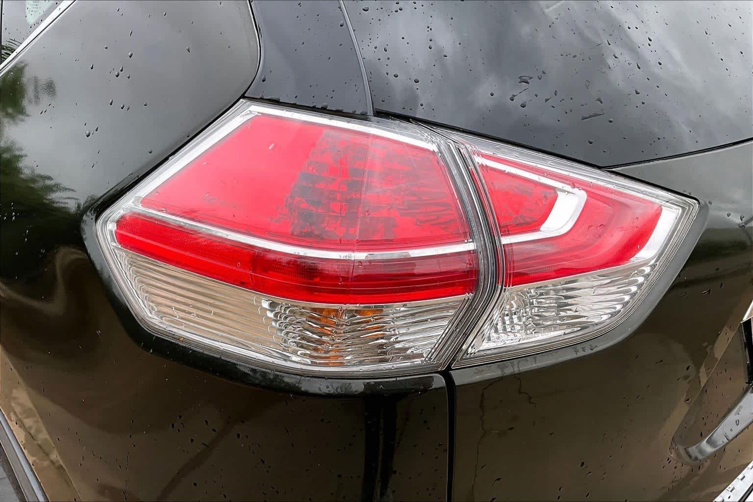 Used 2015 Midnight Jade Nissan S image 26