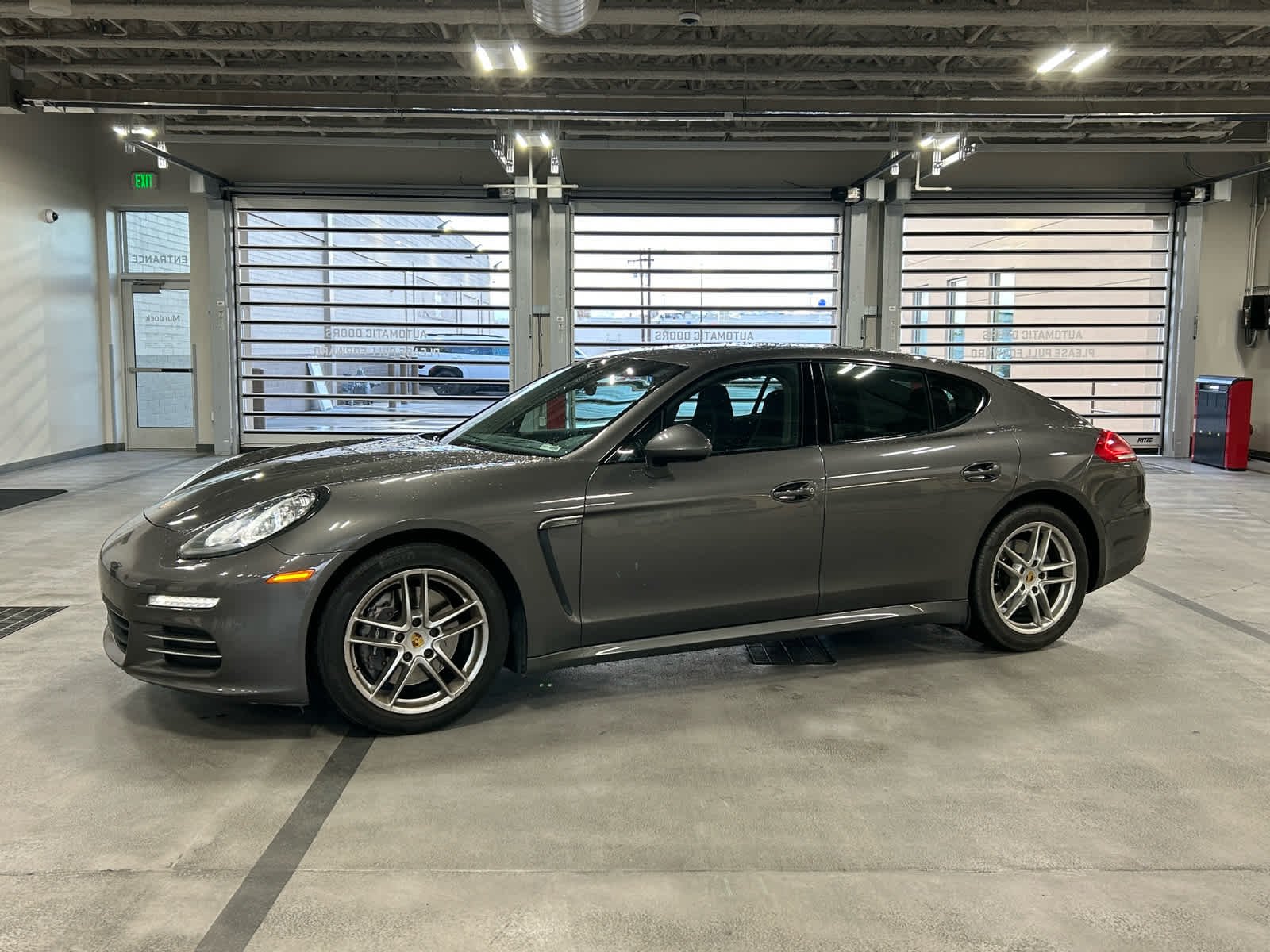 2016 Porsche Panamera Base
