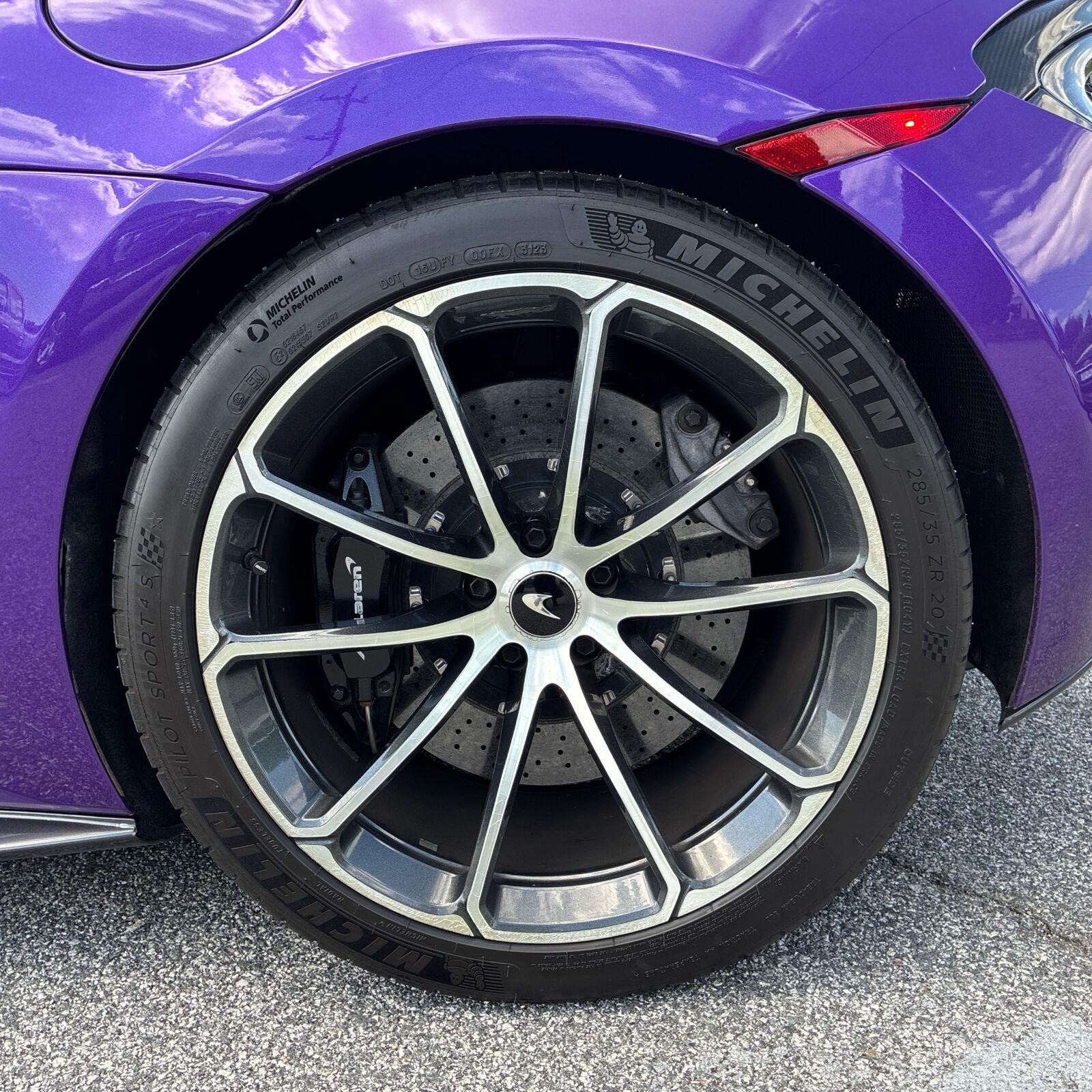 Used 2019 Blue MCLAREN  image 17