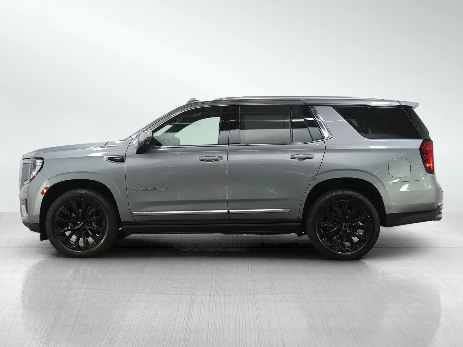 Used 2023 GMC Yukon Denali with VIN 1GKS2DKL0PR191642 for sale in Bloomington, Minnesota