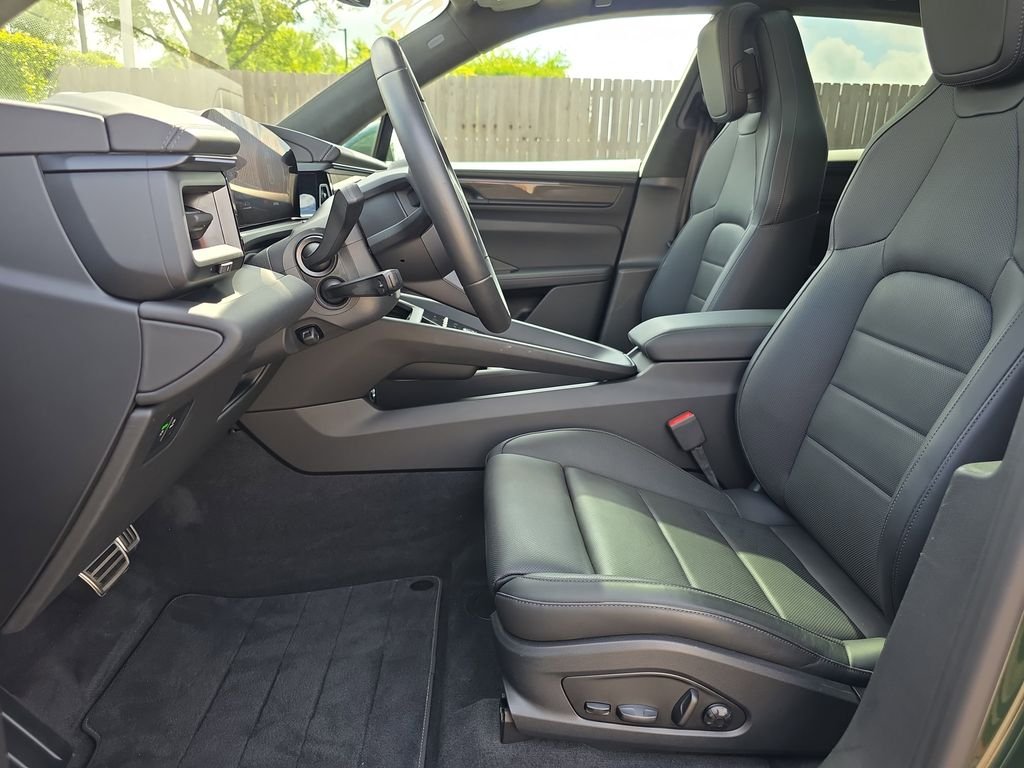 Used 2025 Green Porsche Turbo image 10