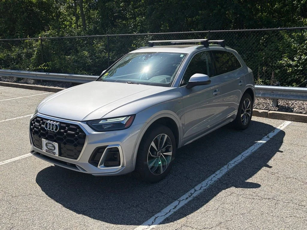 2023 Audi Q5 45 Premium Plus's photo