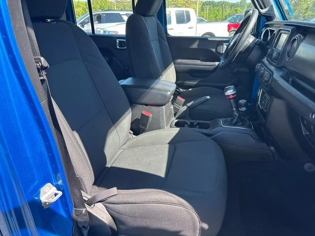 Used 2020 Blue Jeep Sport image 23