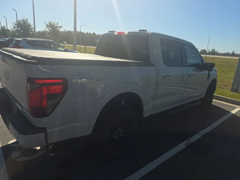 Used 2024 Avalanche Gray Ford XLT image 4