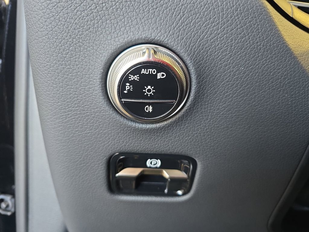 Certified Used 2026 Black Mercedes-Benz GLC 300 image 28
