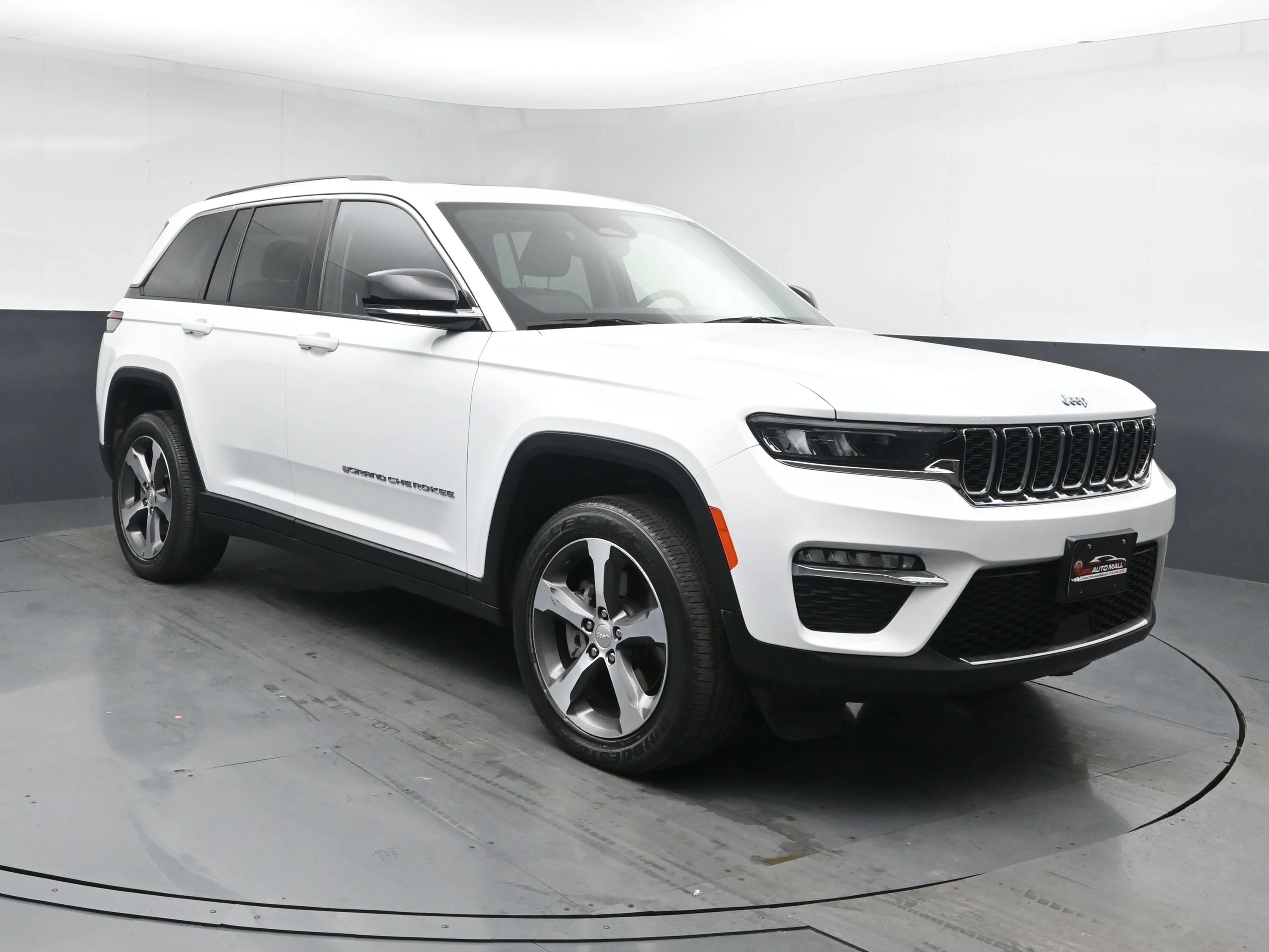 Used 2023 Bright White Clearcoat Jeep  image 2