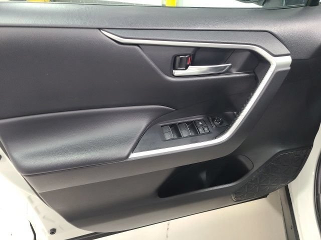 Used 2024 Ice Cap Toyota XLE image 13