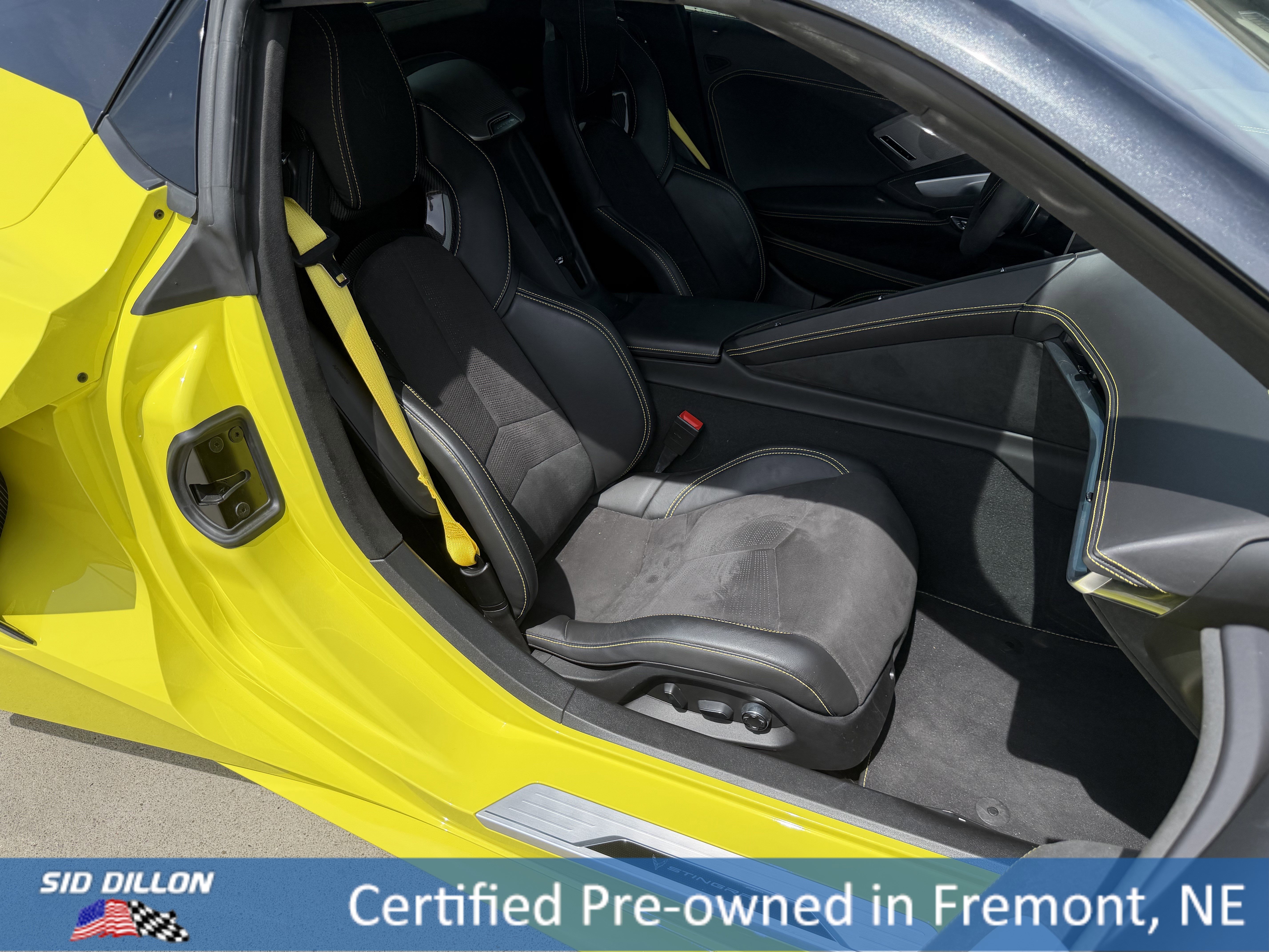 Used 2021 Accelerate Yellow Metallic Chevrolet 3LT image 9