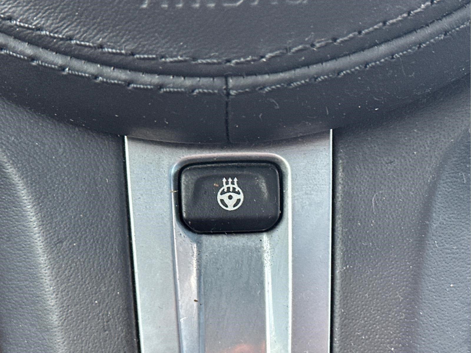 Used 2019 Alpine White BMW 530i image 25