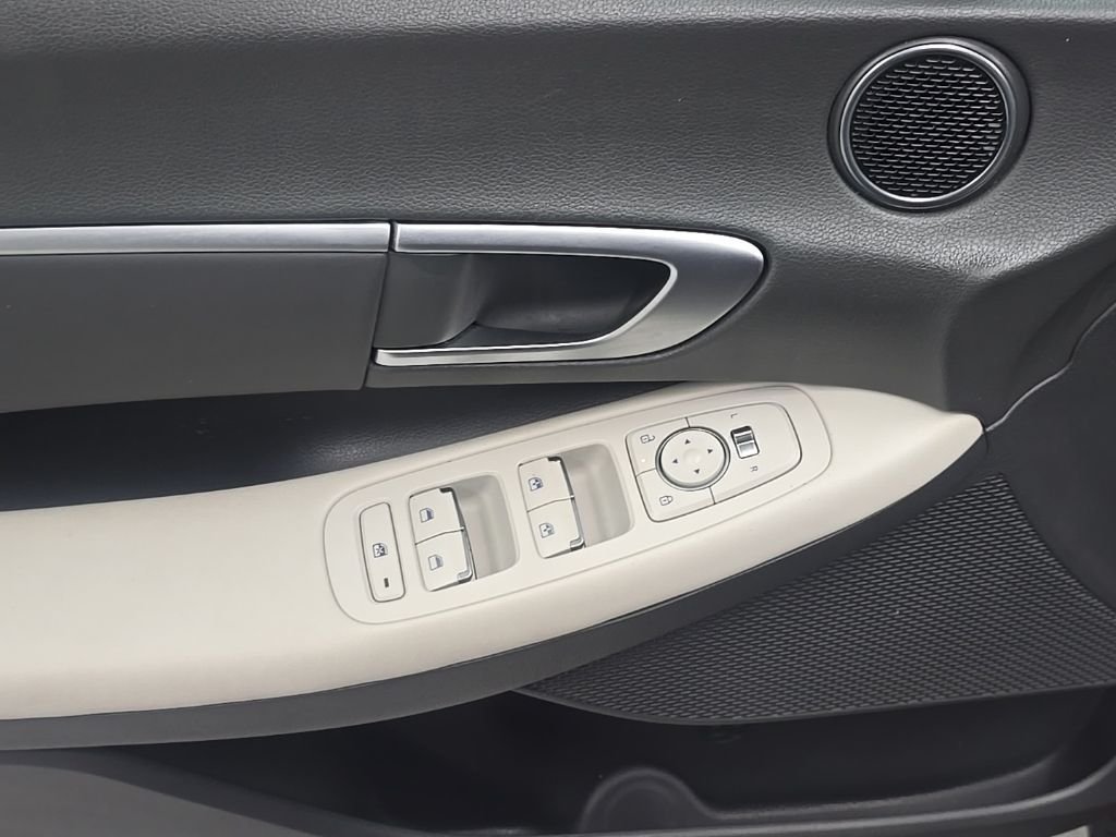 Certified Used 2025 Red Hyundai SEL image 11