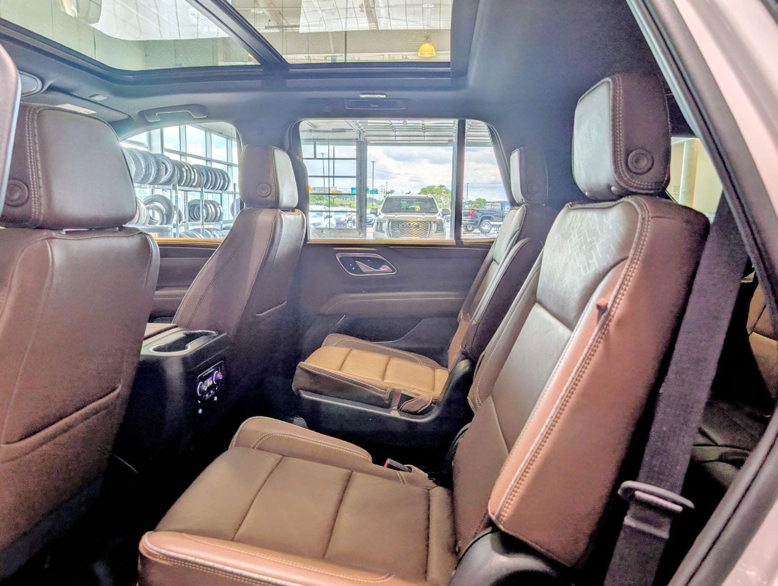 Used 2022 Pearl Chevrolet High Country image 24