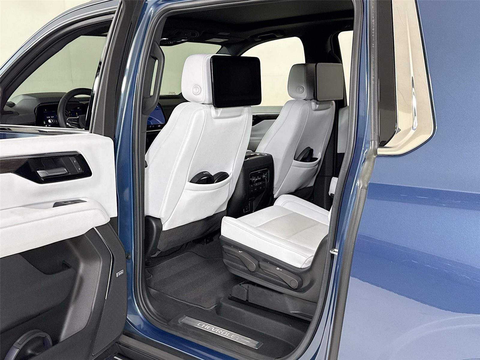 Used 2025 Lakeshore Blue Metallic Chevrolet Premier image 27
