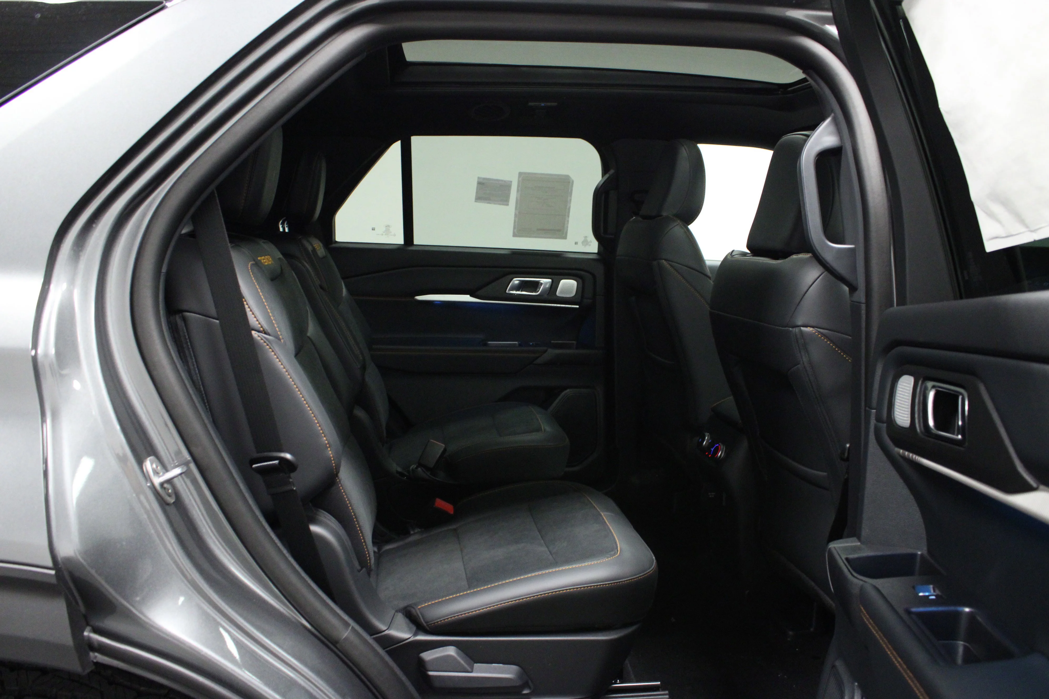 New 2026 Carbonized Gray Metallic Ford Tremor® image 16