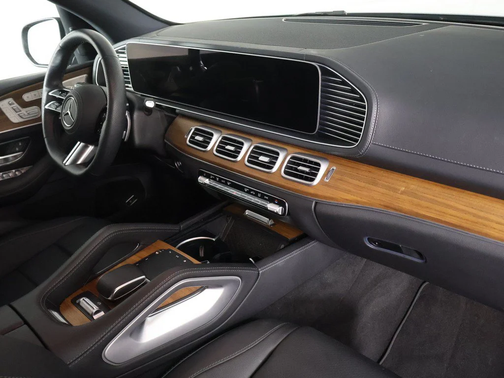 Used 2025 Silver Mercedes-Benz GLS 450 image 34