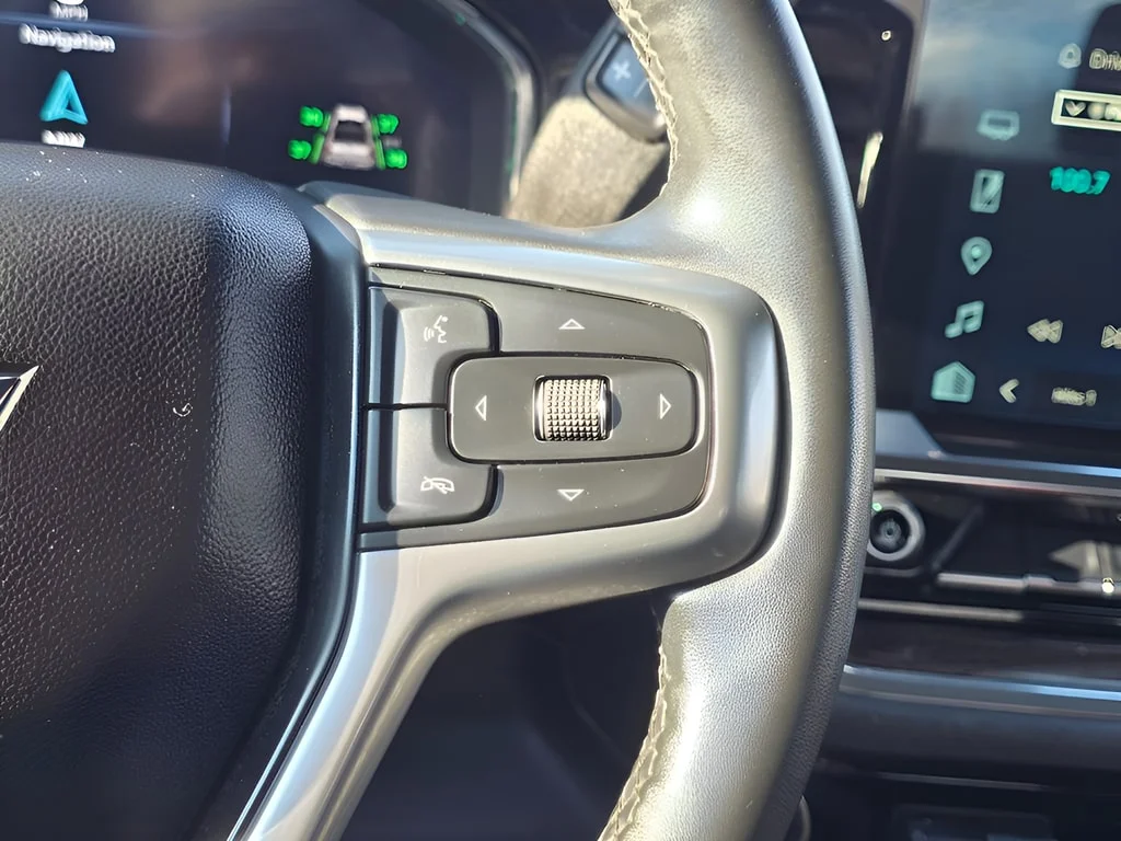 Used 2025 Cypress Gray Chevrolet LT w/1LT image 18