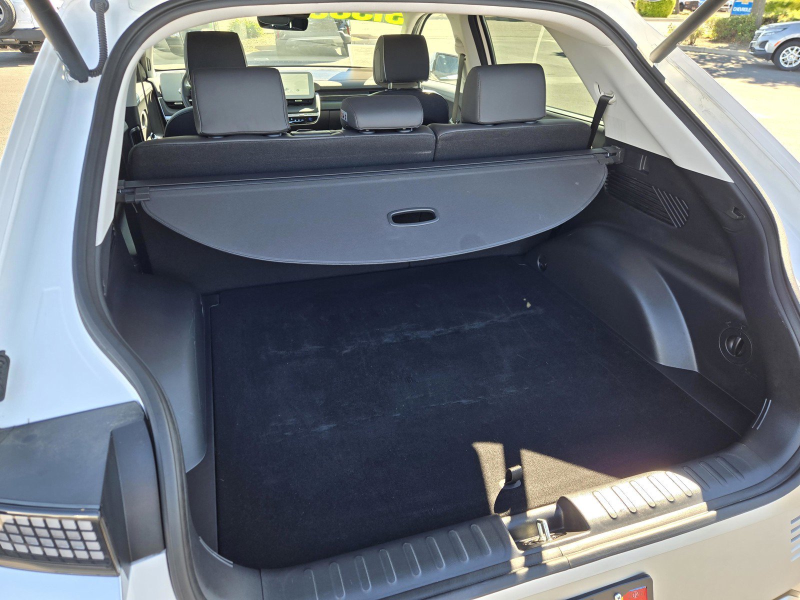 Certified Used 2023 Atlas White Hyundai Limited image 27