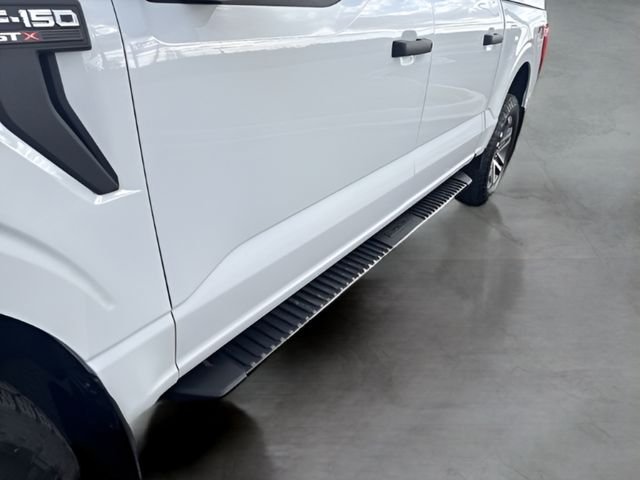 Used 2021 White Ford XL image 24