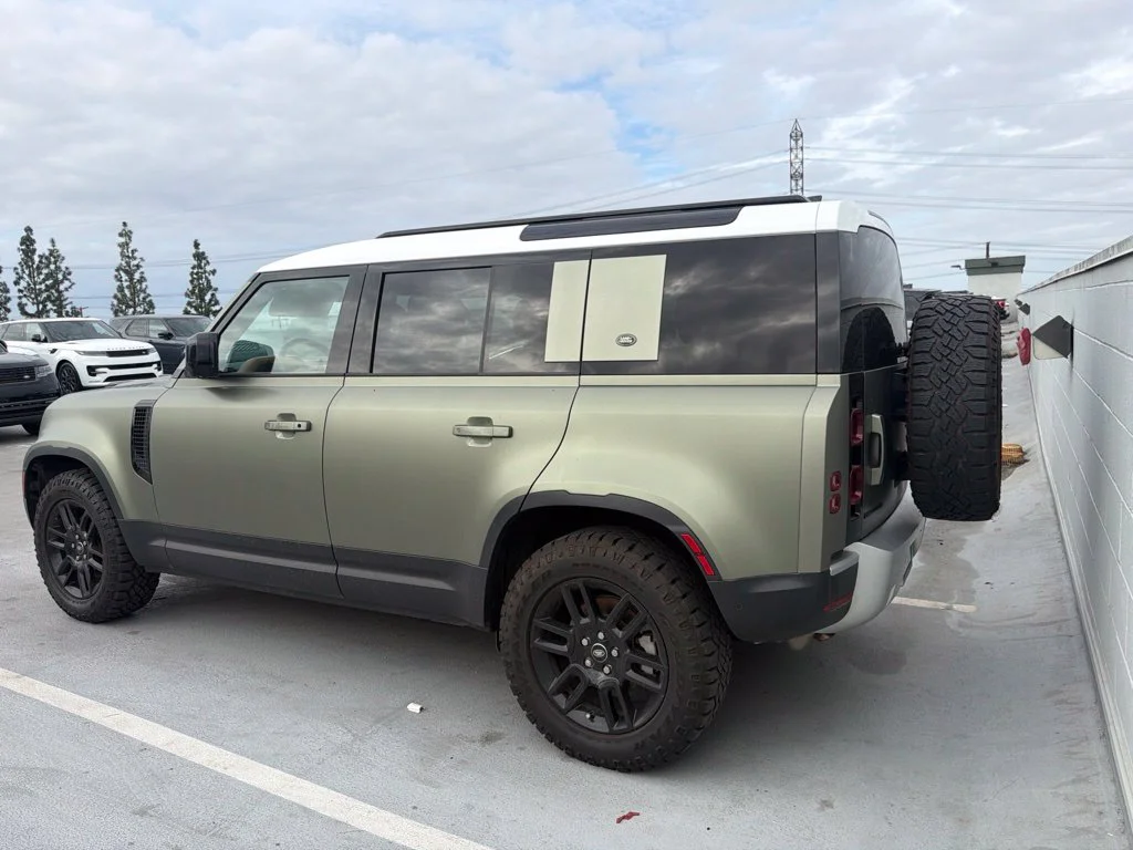 Used 2024 Green Land Rover S image 6