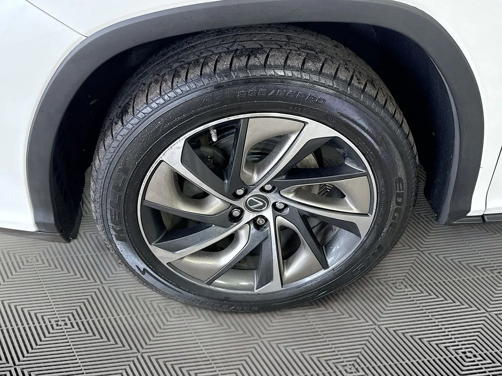 Used 2018 White Lexus 450hL Luxury image 36