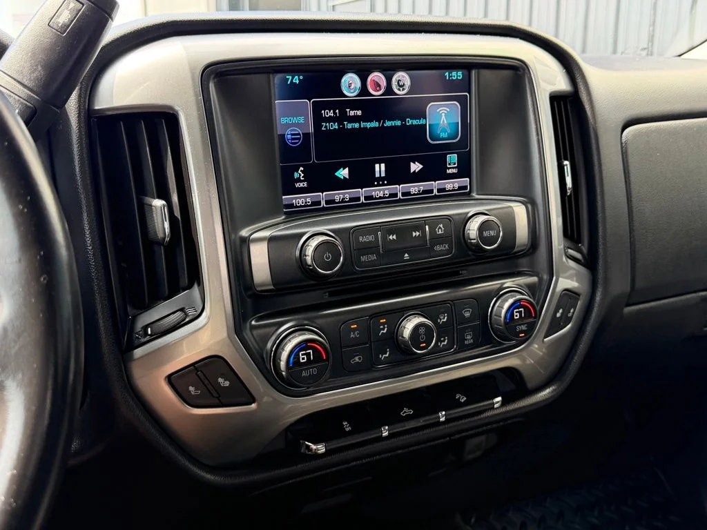 Used 2015 Silver Chevrolet LT image 13