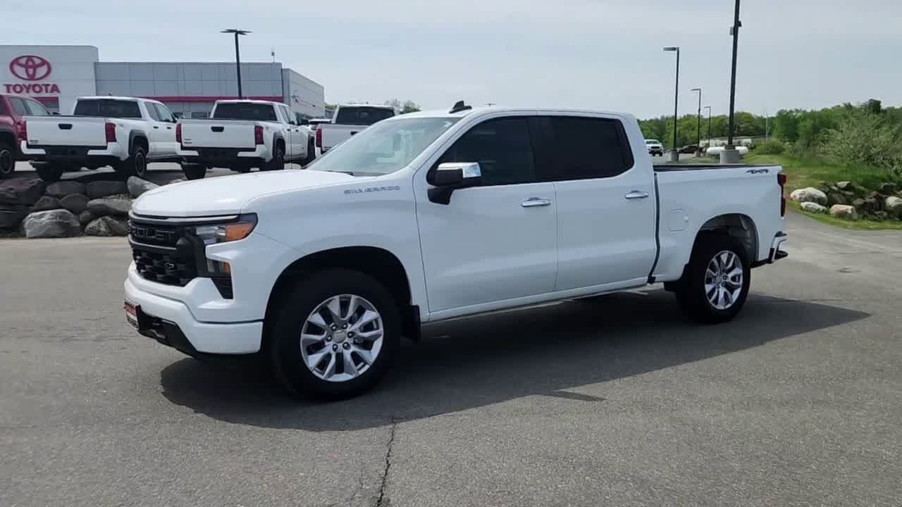 Used 2023 Summit White Chevrolet Custom image 4