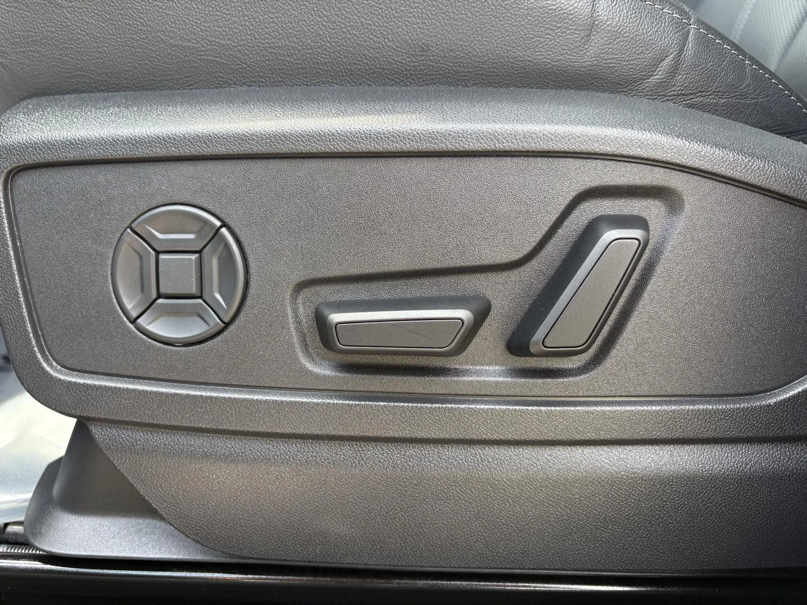 Certified Used 2025 Glacier White Metallic Audi Prestige image 11