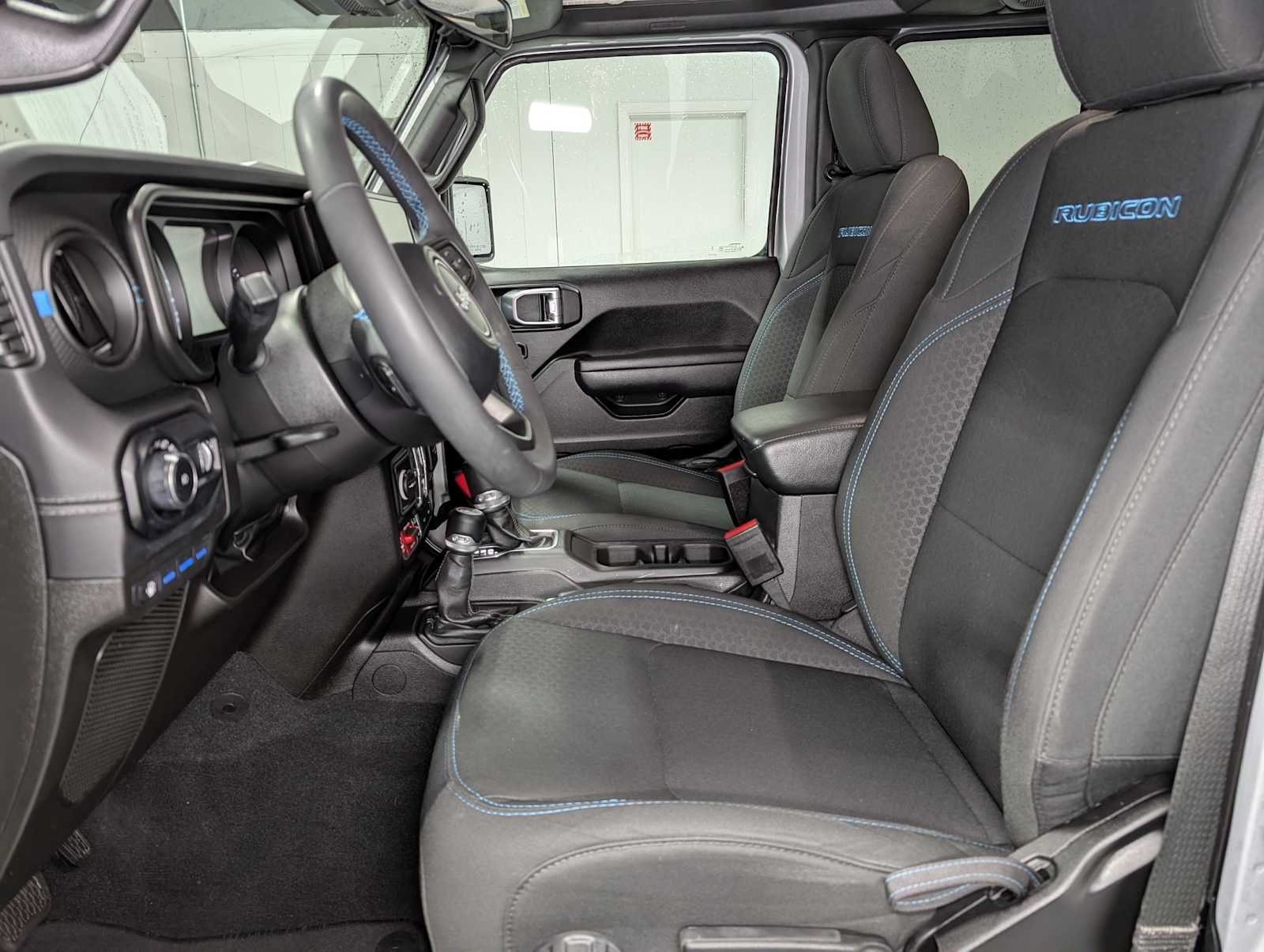 Used 2024 Silver Zynith Clearcoat Jeep Rubicon image 3