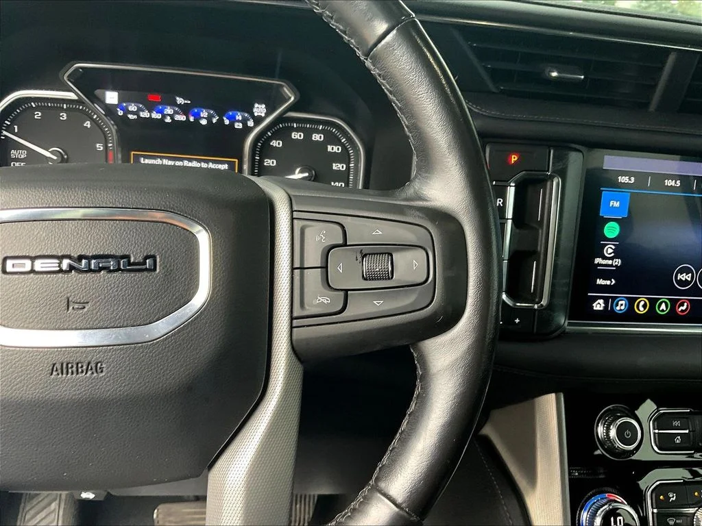 Used 2021 Hunter Green GMC Denali image 12
