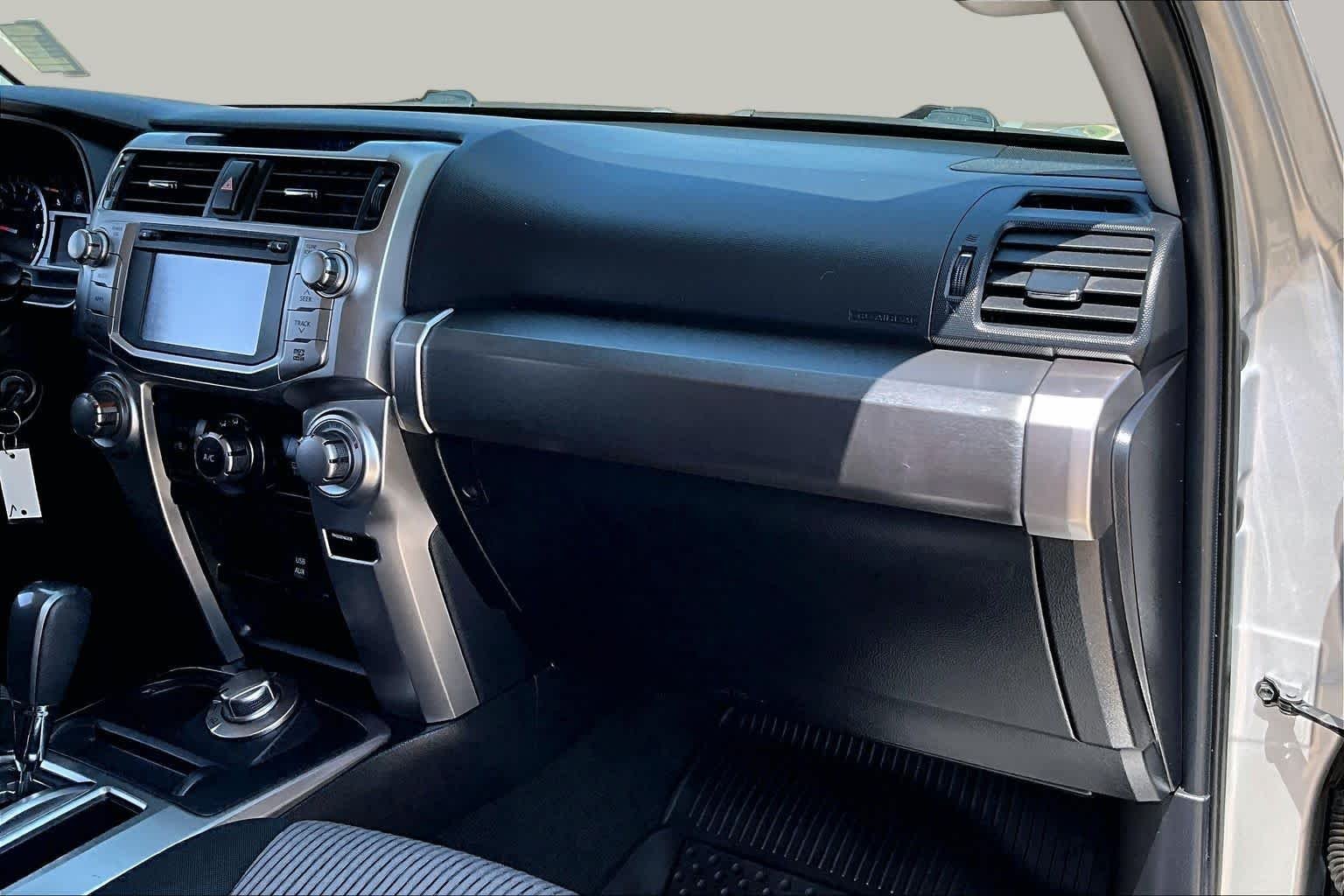 Used 2019 Classic Silver Metallic Toyota SR5 image 17