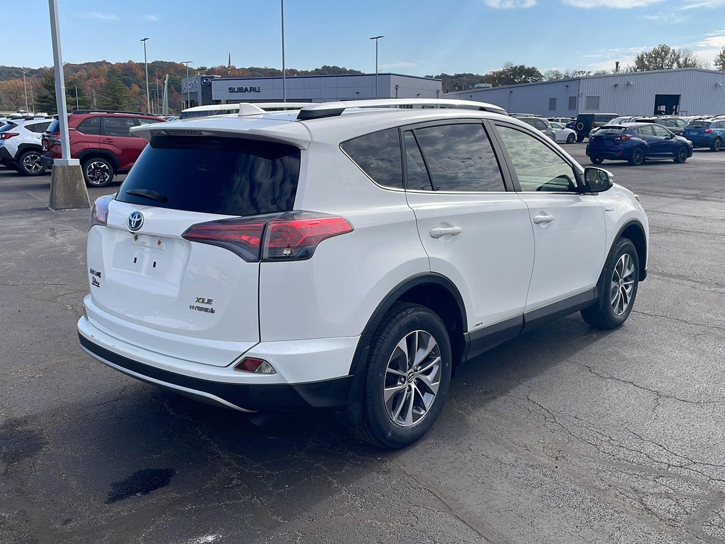 Used 2016 SUPER WHITE TOYOTA TRUCK  image 5