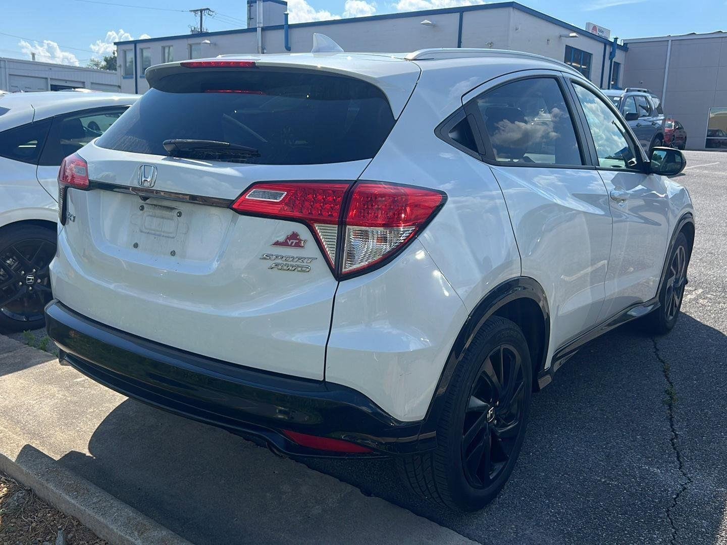 Used 2021 Platinum White Pearl Honda Sport image 4