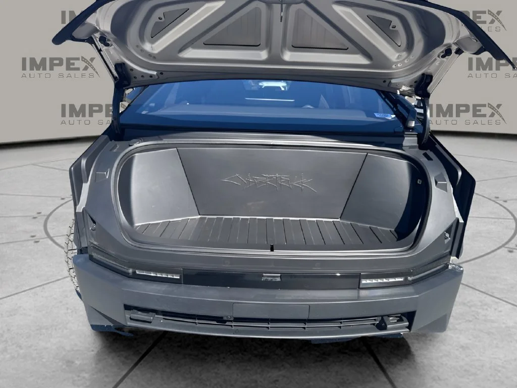 Used 2024 Silver Tesla Base image 28