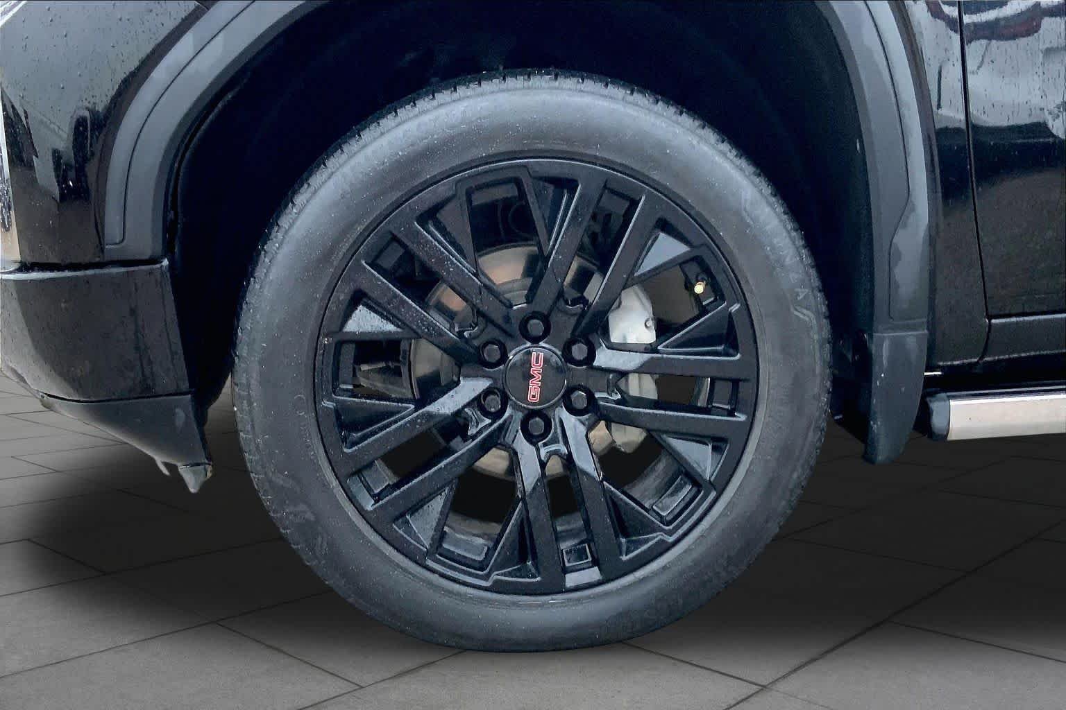 Used 2020 Onyx Black GMC Denali image 11