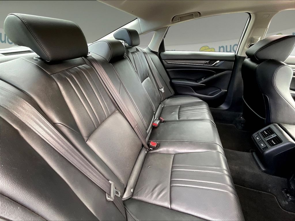 Used 2021 White Honda EX-L image 15
