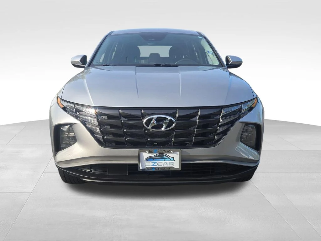 Used 2022 Shimmering Silver Hyundai SE image 25