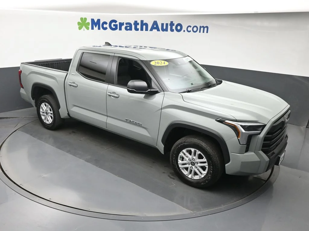 Certified Used 2024  Toyota SR5 image 3