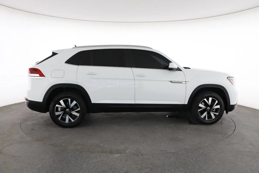 Used 2022 White Volkswagen 2.0T SE image 14