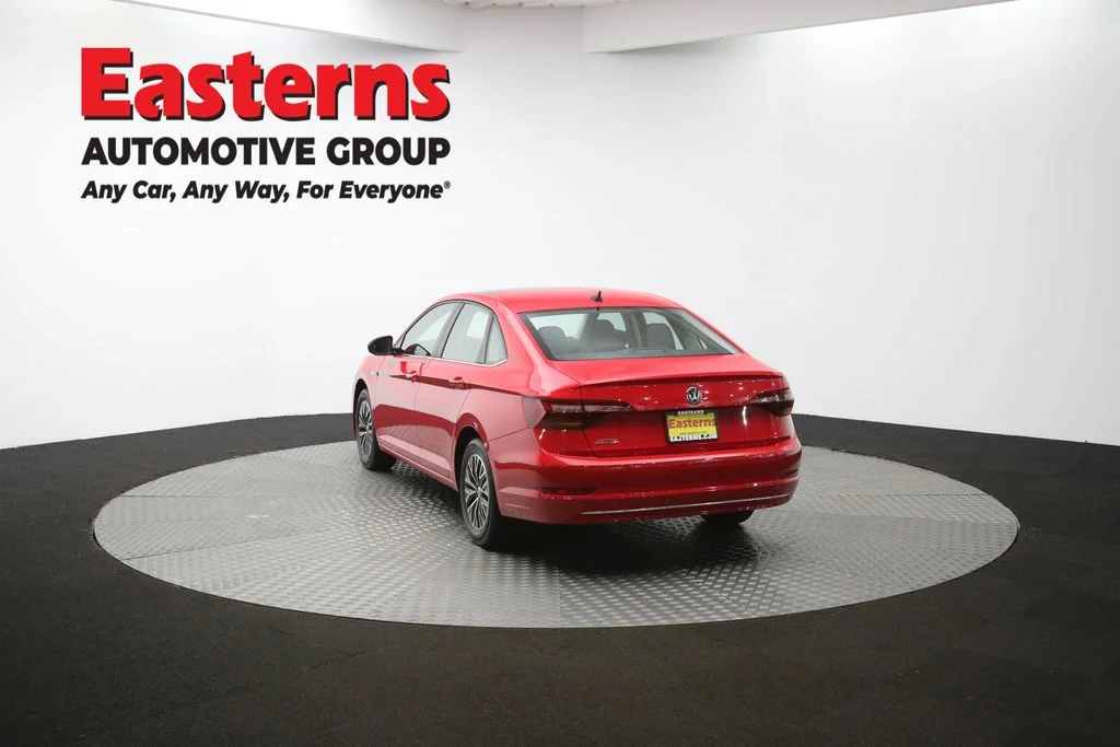 Used 2019 Red Volkswagen SEL image 36