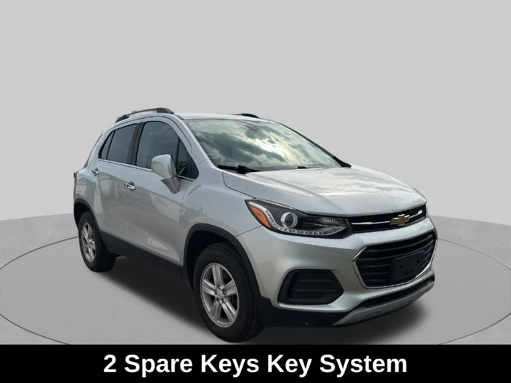 Used 2017 Silver Chevrolet LT image 9