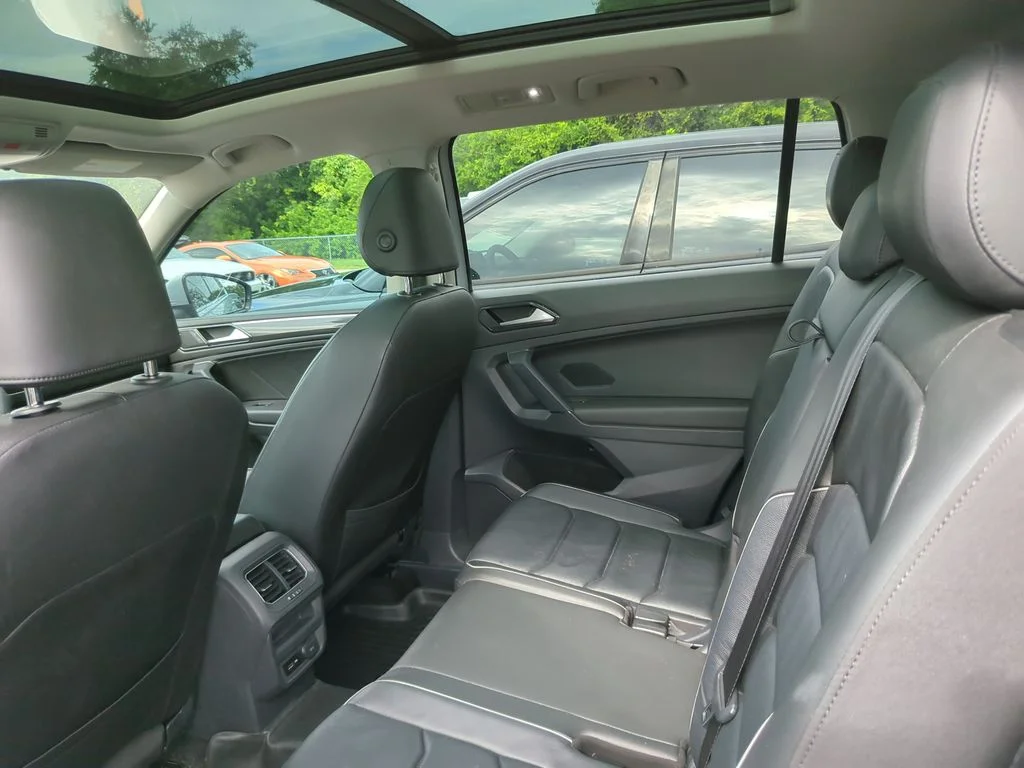 Used 2018 White Volkswagen 2.0T SEL Premium image 6