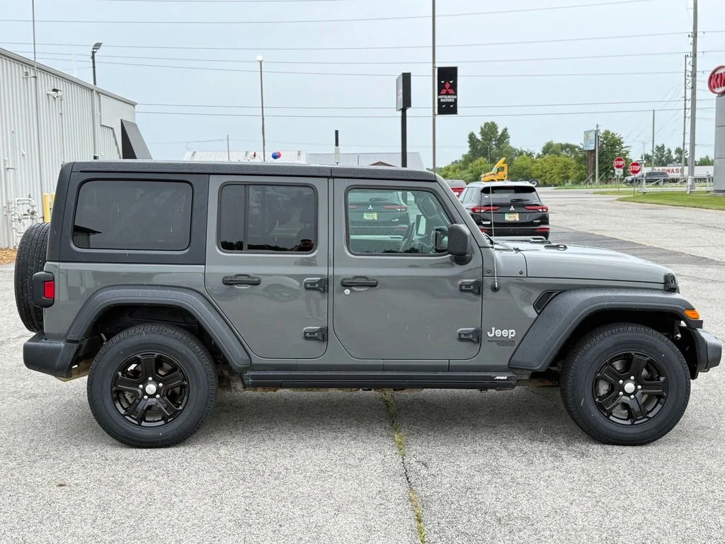 Used 2019 Gray Jeep Unlimited Sport S image 9
