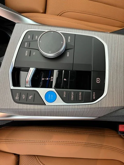 New 2026 White BMW xDrive40 image 14
